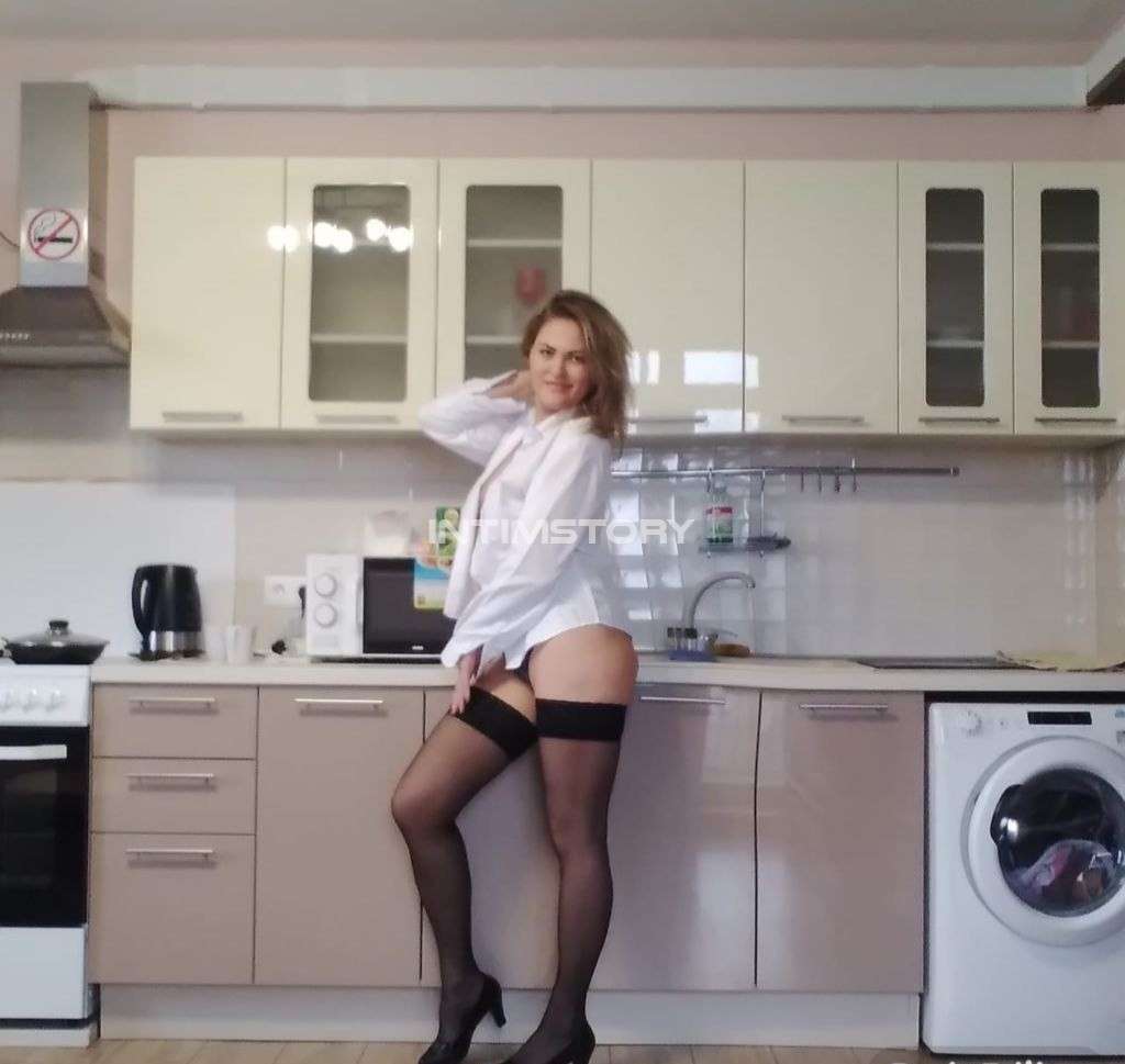 Девушка Слава